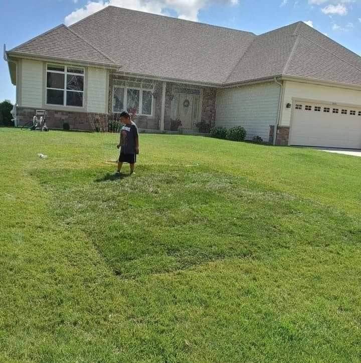 Mantenimiento y Renovación del Césped. ALT Landscaping, Milwaukee